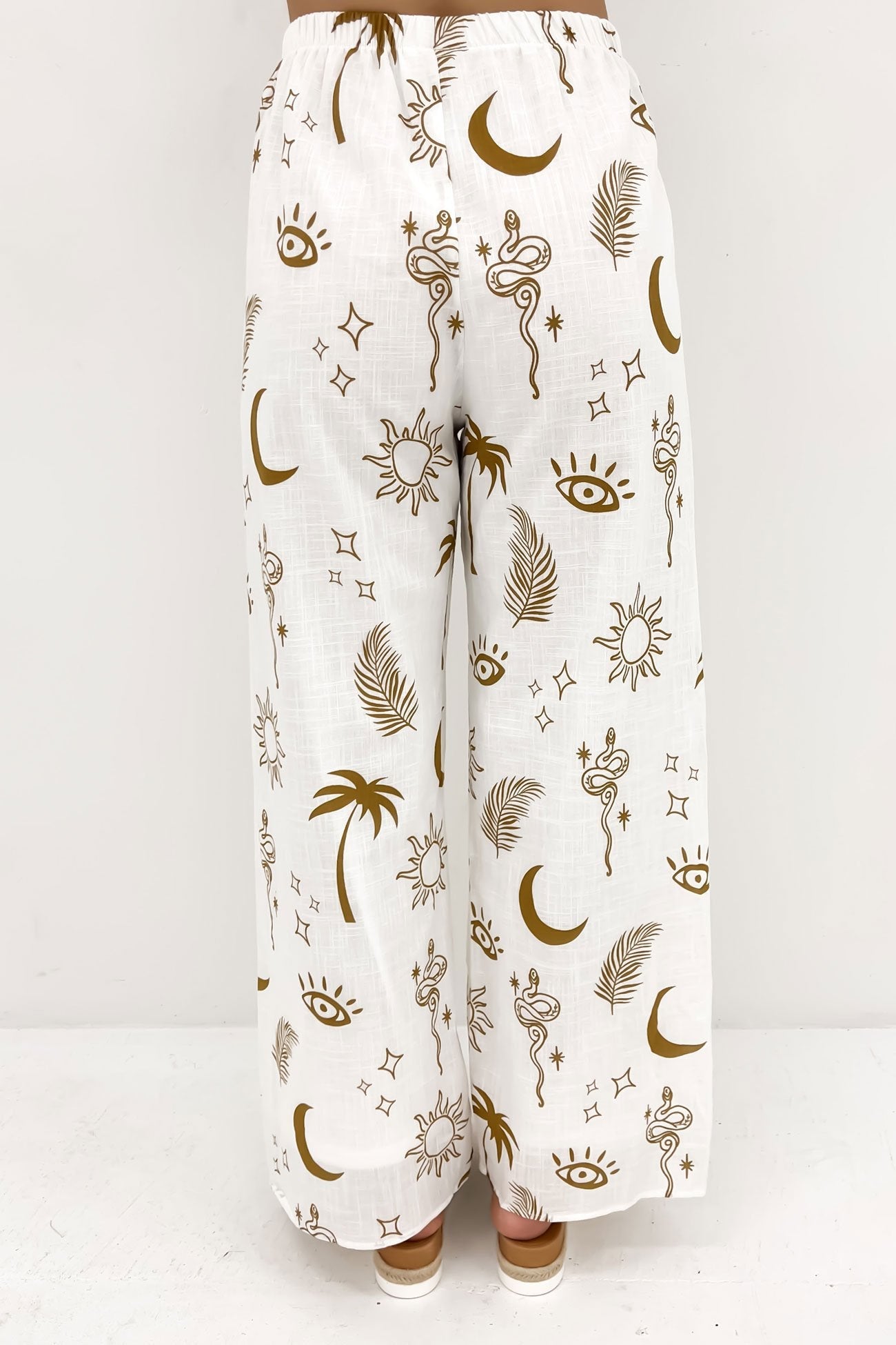Aphaea Pant Set White Tan