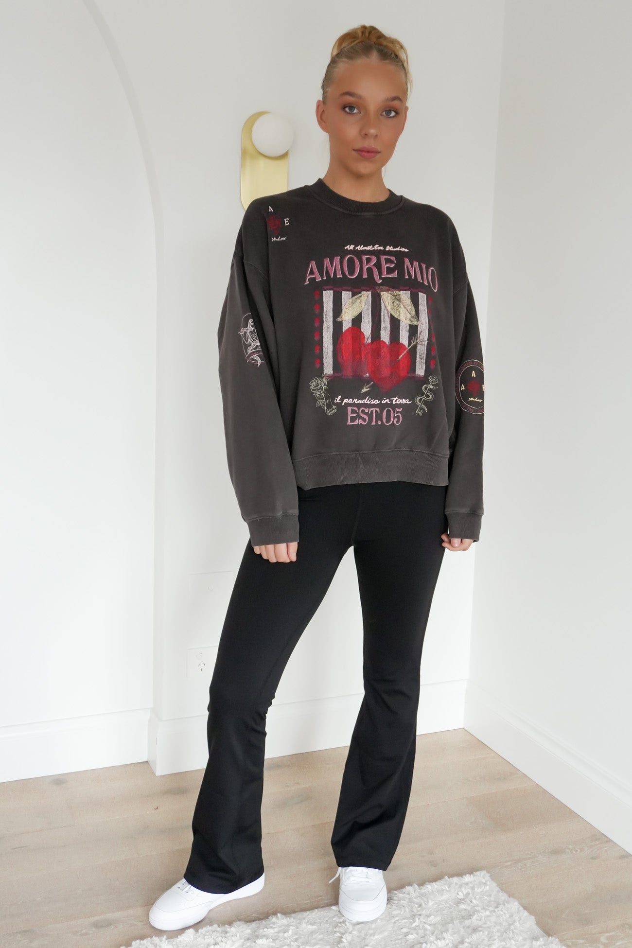 Aurora Box Crew Washed Black