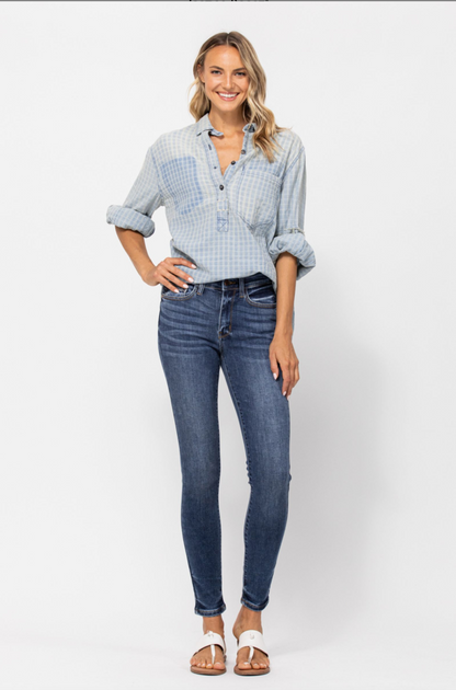 Judy Blue Handsand Skinny Fit Jeans - Medium Wash