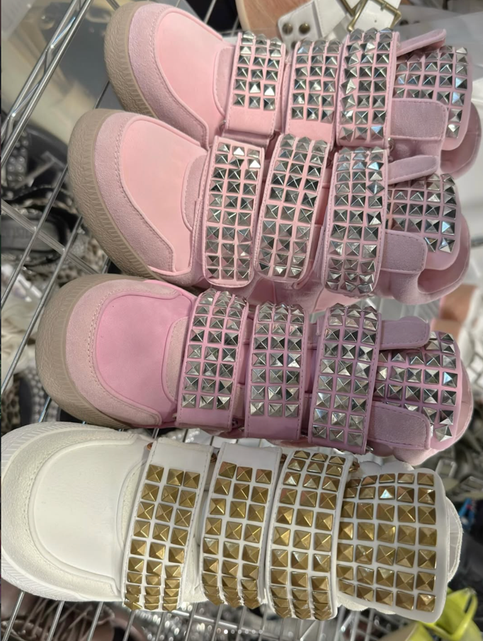 Ambient Wedge Sneakers With Studs - Pink