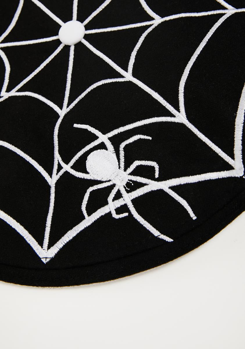 An Entanglement Embroidered Beret