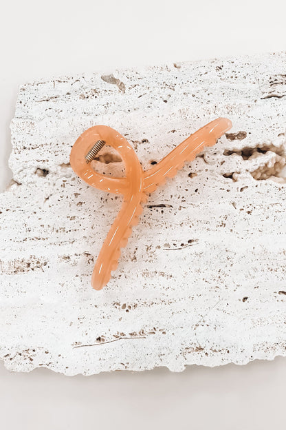 Bailey Claw Clip Peach