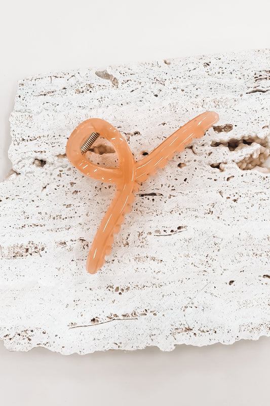 Bailey Claw Clip Peach