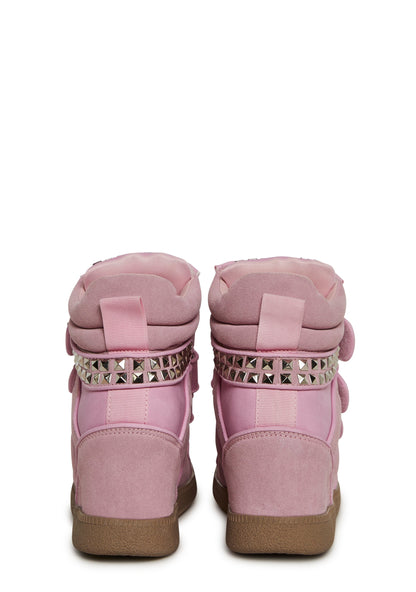 Ambient Wedge Sneakers With Studs - Pink