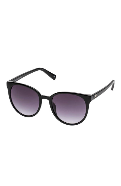 Armada // Black