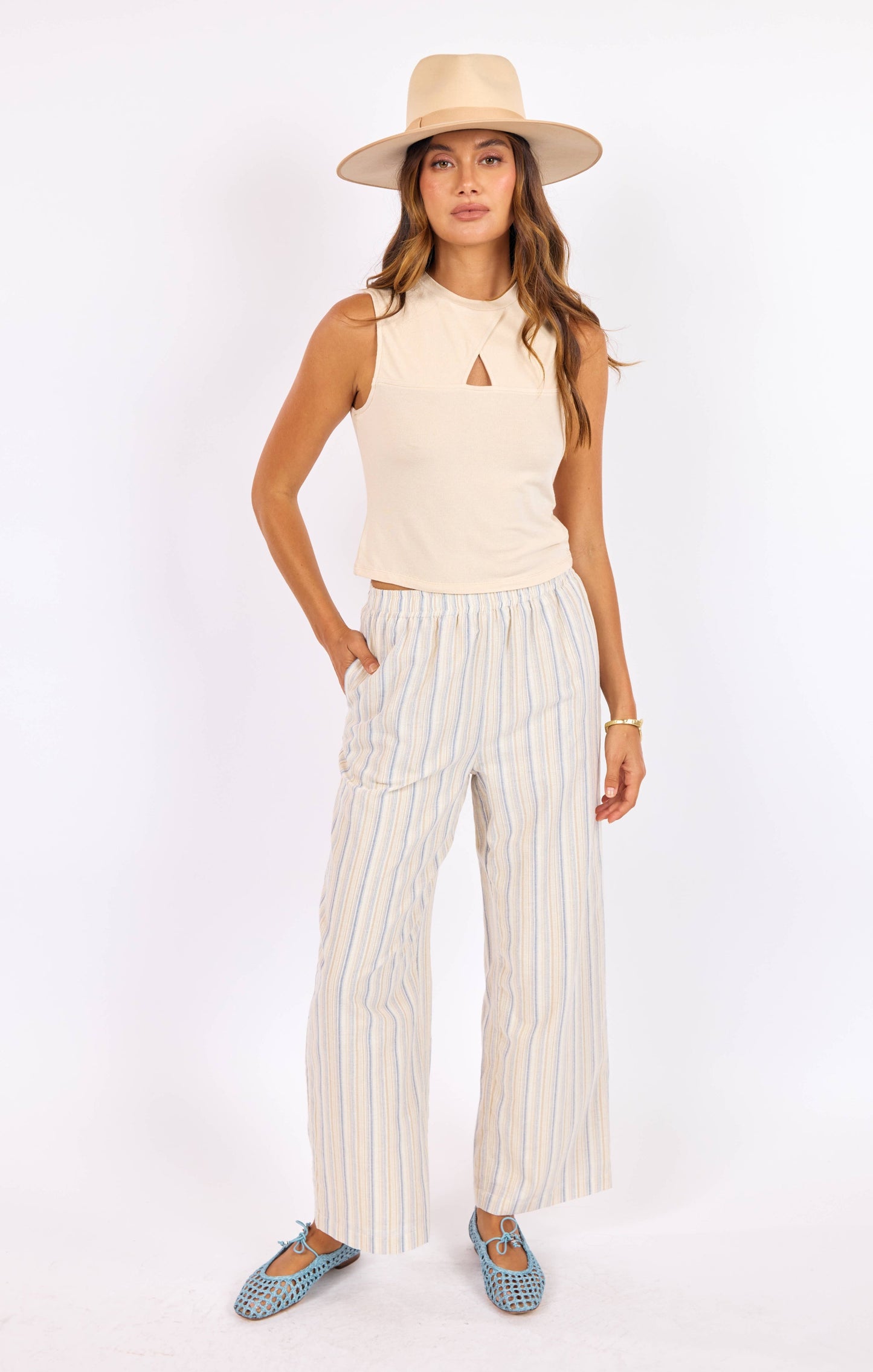 arid cut out knit tank